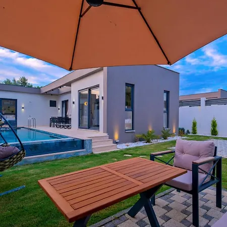 Villa Eosa Homes - *